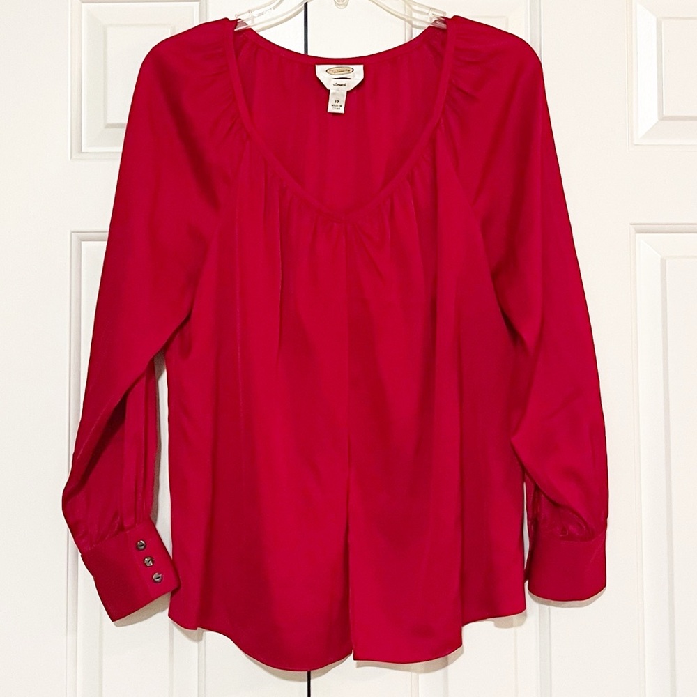 Talbots 100% Silk Vibrant V-Neck Red Blouse with ruched collar long sleeves. 10 - Picture 5 of 14